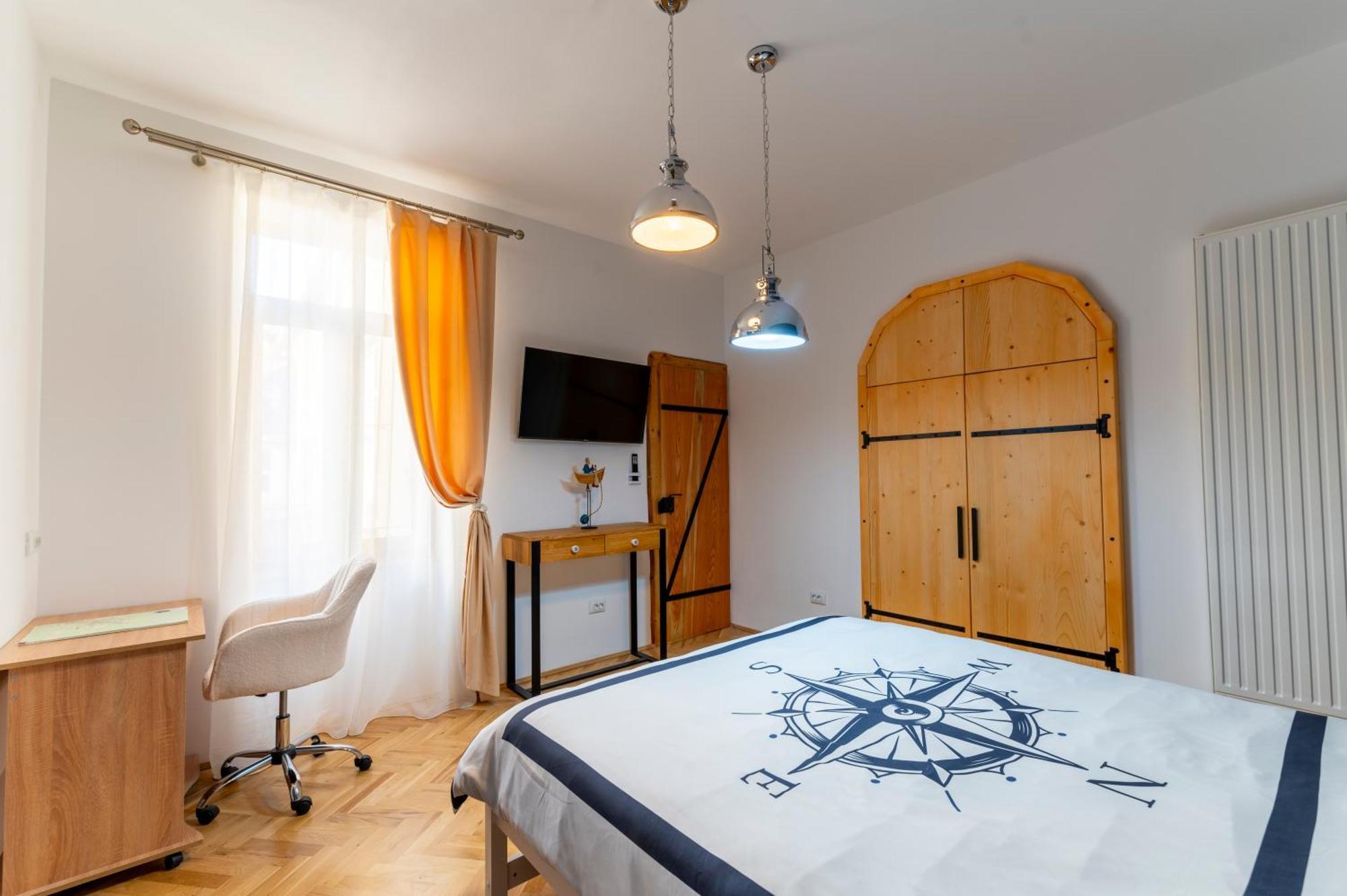 Luxurious Apartment In Old Town - Ultra Central Брашов Экстерьер фото
